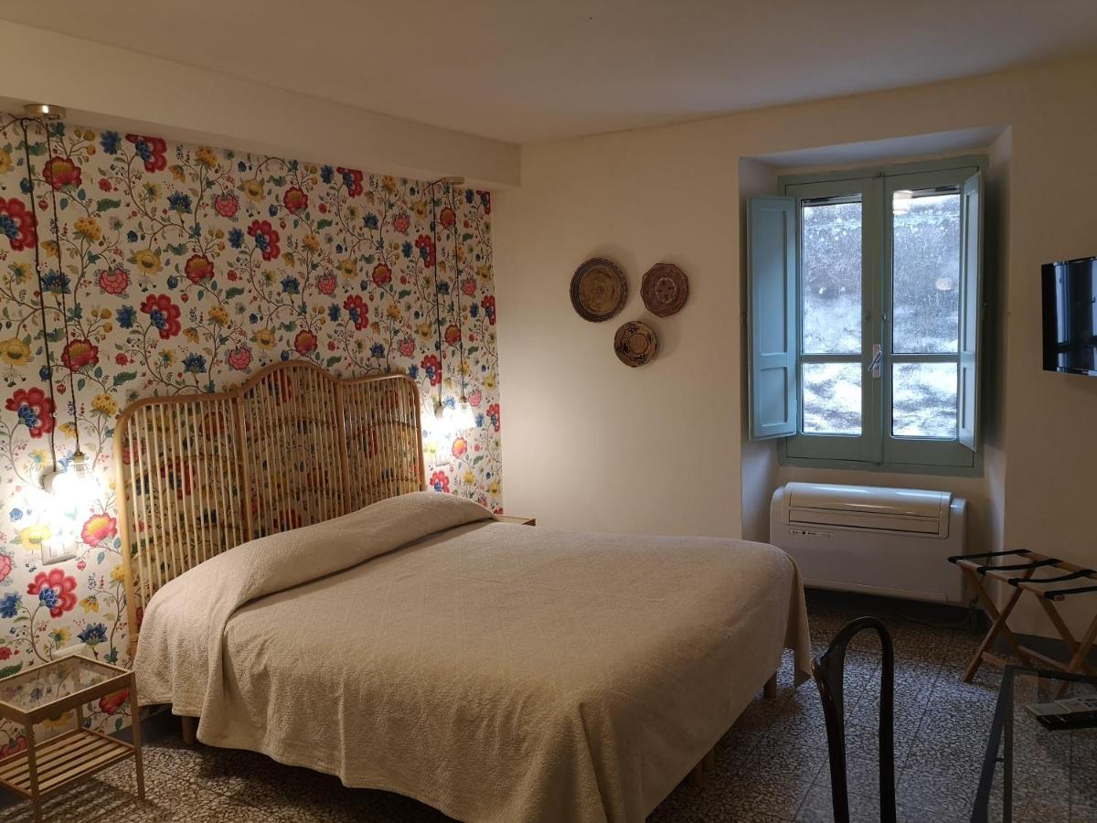 Casa Pagio Hotel Bosa Eksteriør billede